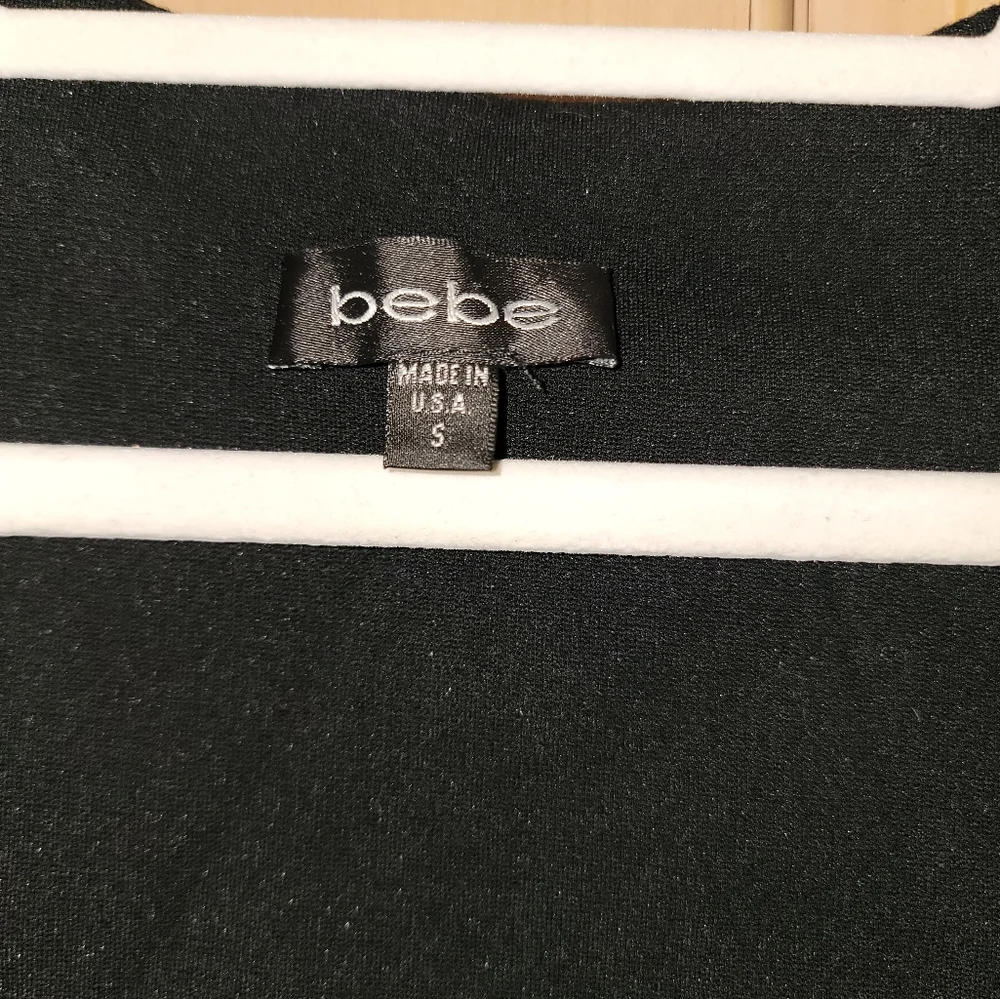 Misses Sz S Bebe Black Dress With Buckle Sleeveless Little Black Dress - Picture 3 of 7